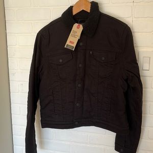 BNWT Levi’s Original Trucker Shepa Lined Jacket